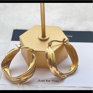 14K Gold Hoop Earring, Bold twisted earring , Chunky Earring, Vintage Hoops